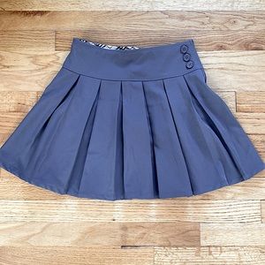 Gray skirt with built in shorts, adjustable waist, size small, Brand:Bienzoe